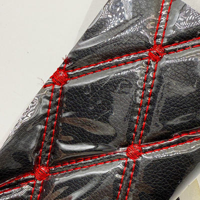 Acessórios de carro de couro de PVC personalizados 4.6mm espessura com almofada de espuma Estirante Fit em relevo assentos de carro bordados sofás para bolsas