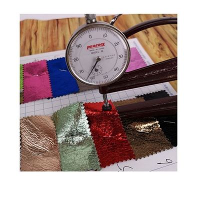 PVC grão de crocodilo tecido de couro sintético estiramento impermeável em relevo para carteira sapatos notebook