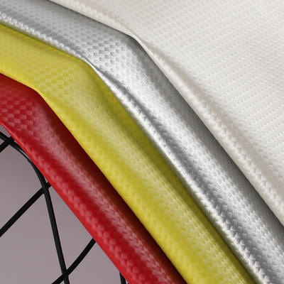 Fibra de carbono PU elástica de palha estofado de grão de couro sintético para sacos de roupa fones de ouvido caixa de manga tecido de couro falso