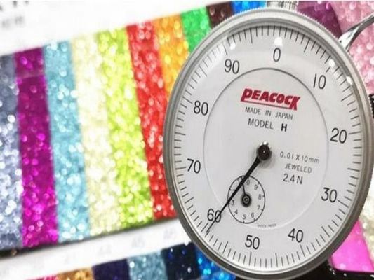 Gráfico de PU Glitter Powder Grain de couro sintético Porta-moedas Calçados Notebook Tecido de couro