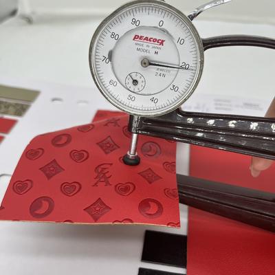 Couro Sintético Prensado PU para Saco de Sapato Embalagem Mesa Tapete Tecido de Couro Falso Sintético