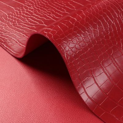 1.8mm espessura Couro de PVC com grãos de crocodilo resistente à abrasão e à água para bolsas e sapatos
