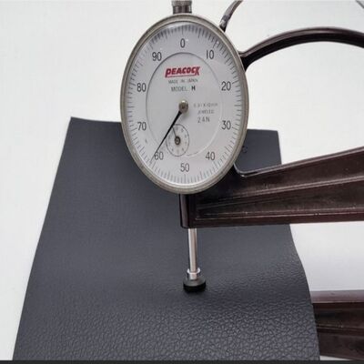 A espessura de 0,6 Pvc 137 D90 LResistência à lágrima padrões de lichi sintéticos artificiais de couro estofado de carro tampa de assento tecido de couro